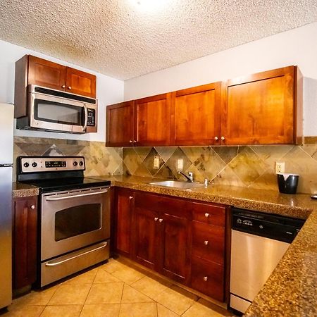 Red Lion Inn & Suites Ванкувер Экстерьер фото