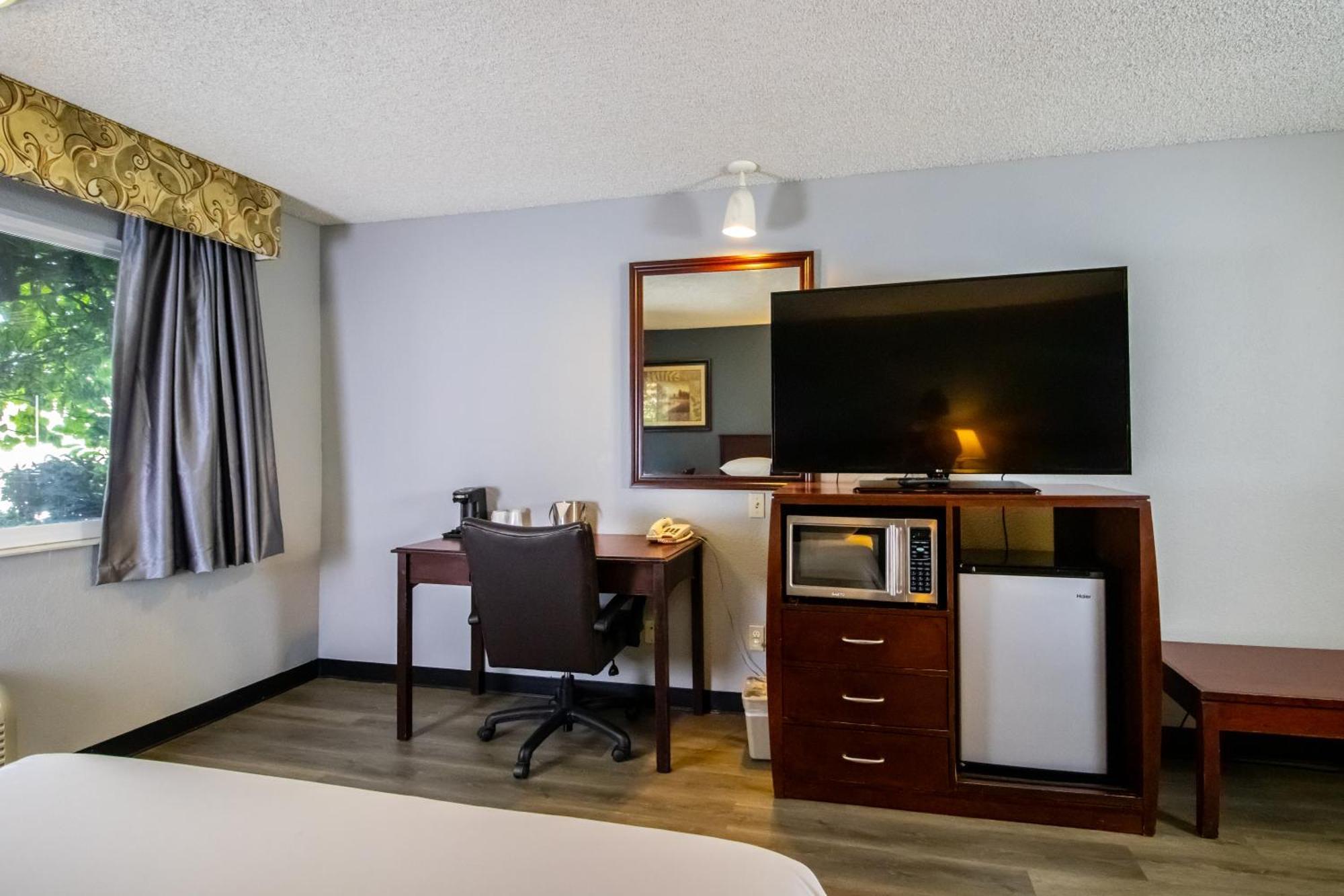 Red Lion Inn & Suites Ванкувер Экстерьер фото