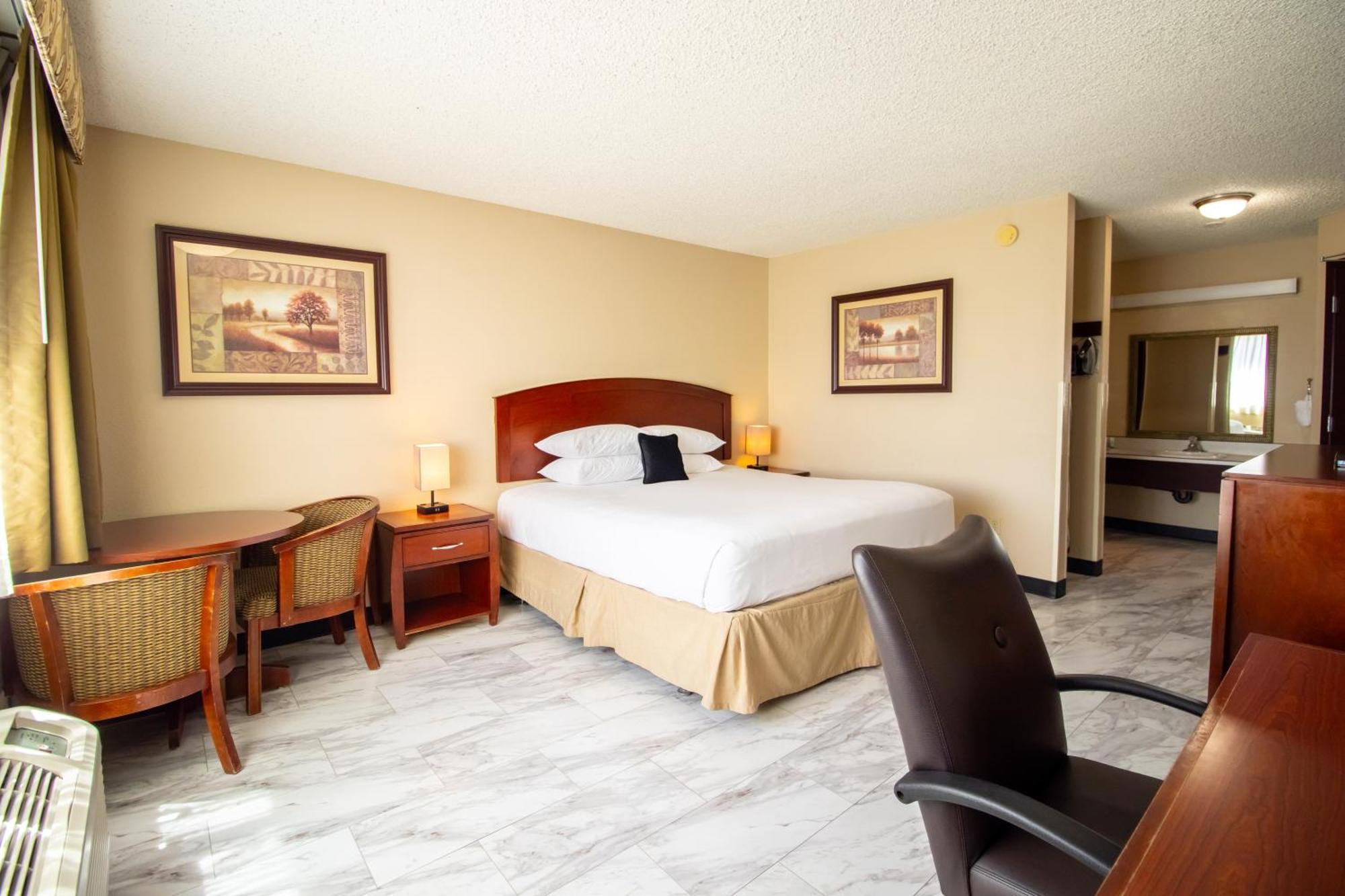 Red Lion Inn & Suites Ванкувер Экстерьер фото