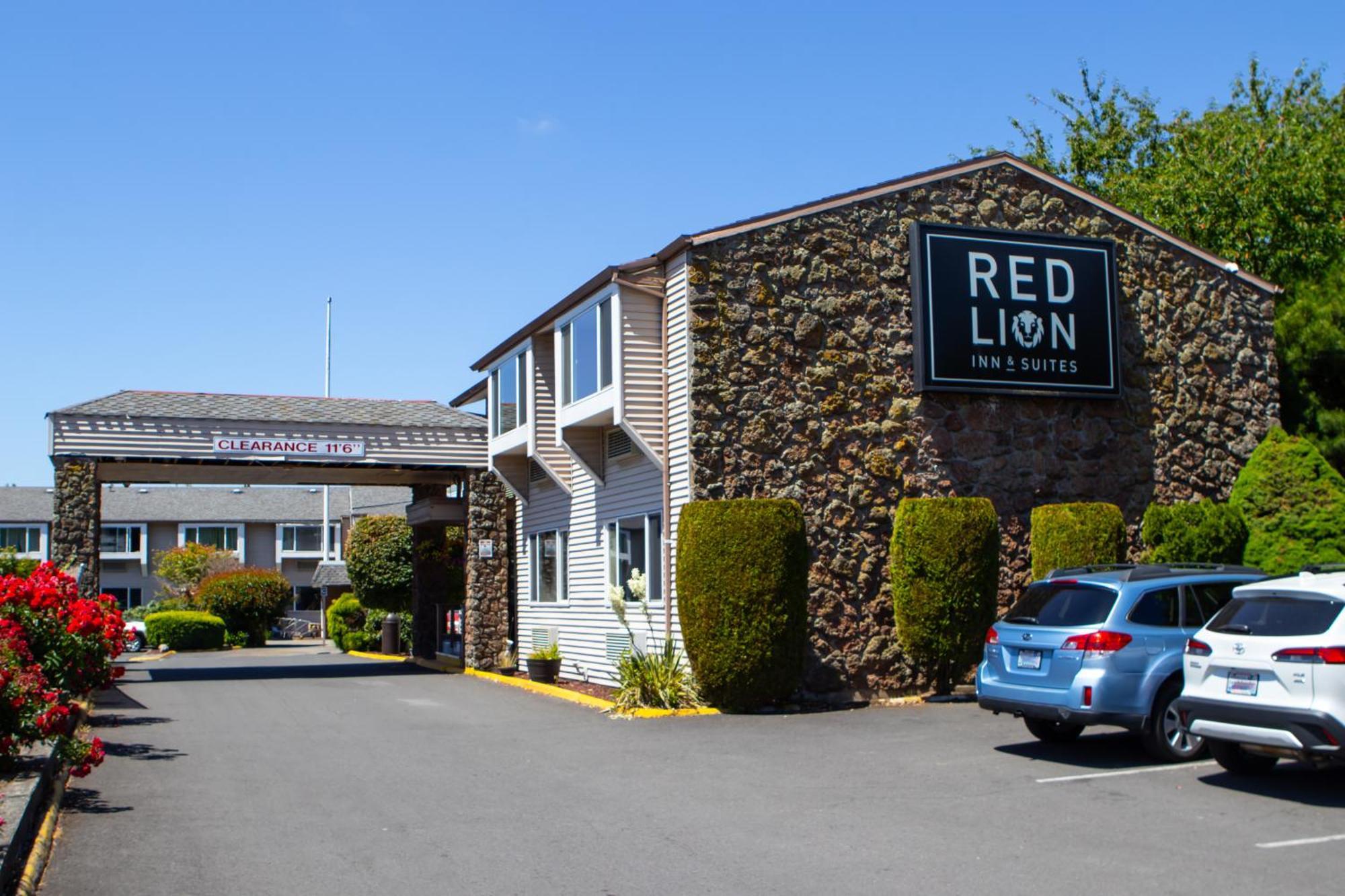 Red Lion Inn & Suites Ванкувер Экстерьер фото