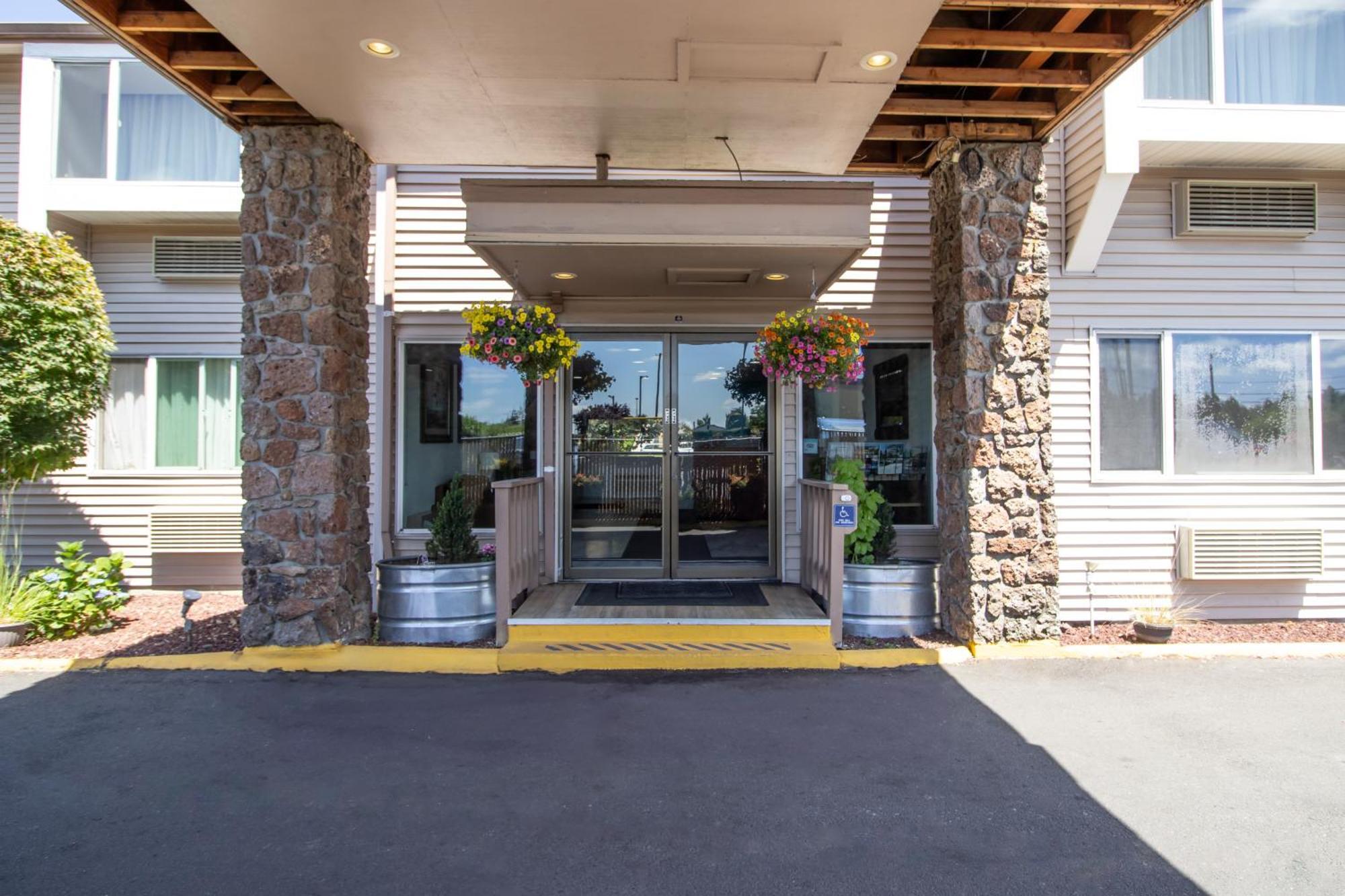 Red Lion Inn & Suites Ванкувер Экстерьер фото