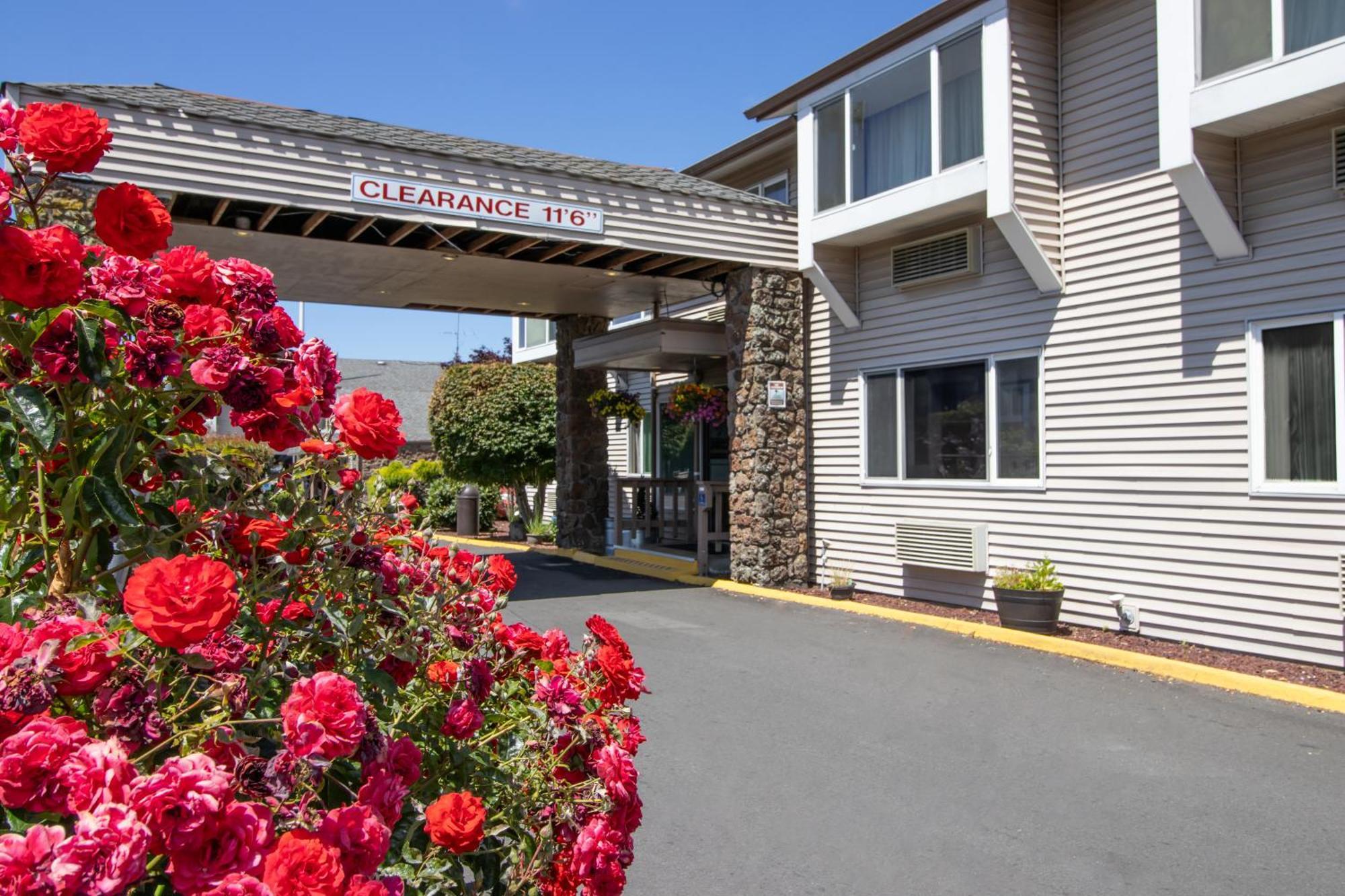 Red Lion Inn & Suites Ванкувер Экстерьер фото